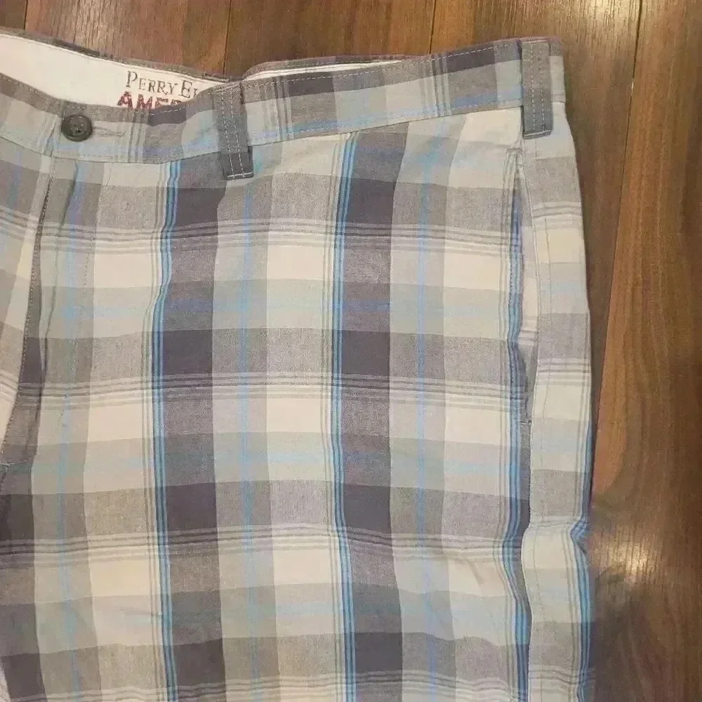 𝅺Perry Ellis America Men's White/Blue Plaid Cotton Flat Front Chino Shorts